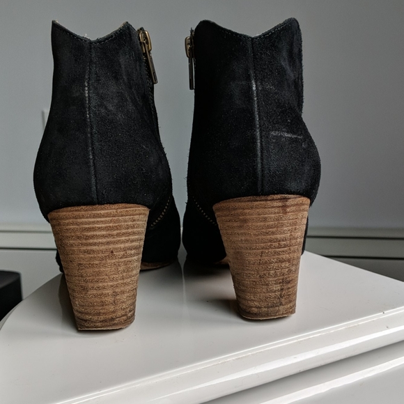 Club Monaco black suede side 9 zipper ankle Size 9 - Picture 7 of 16